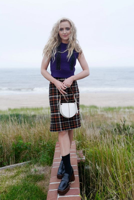 KATHRYN NEWTON at Tod