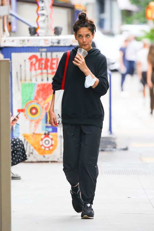 KATIE HOLMES Out for Coffee in New York 07/06/2022
