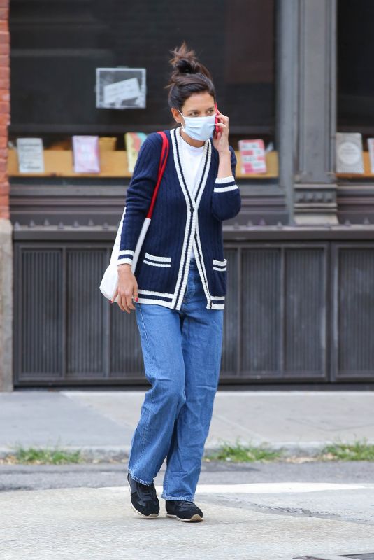 KATIE HOLMES Out in New York 07/15/2022
