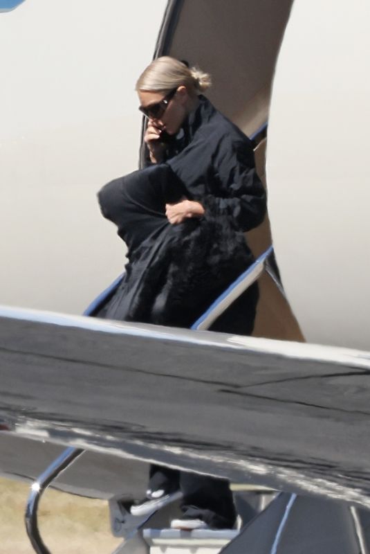 KIM KARDASHIAN Arrives Back in Los Angeles 07/19/2022