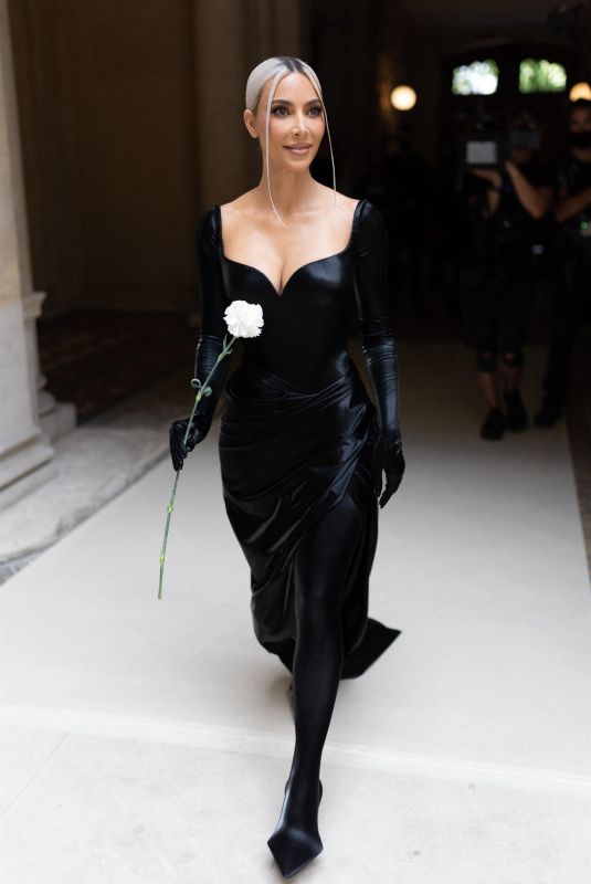KIM KARDASHIAN at Haute-Couture F/W 2022/2023 Balenciaga Show in Paris 07/06/2022