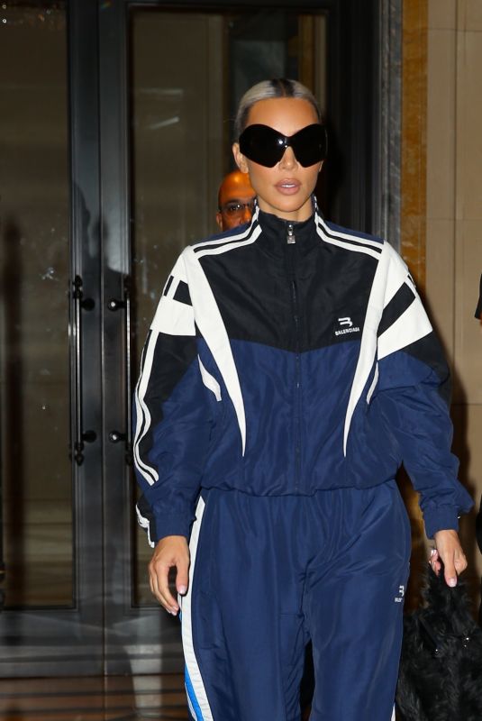 KIM KARDASHIAN Leaves Ritz-Carlton Hotel in New York 07/13/2022