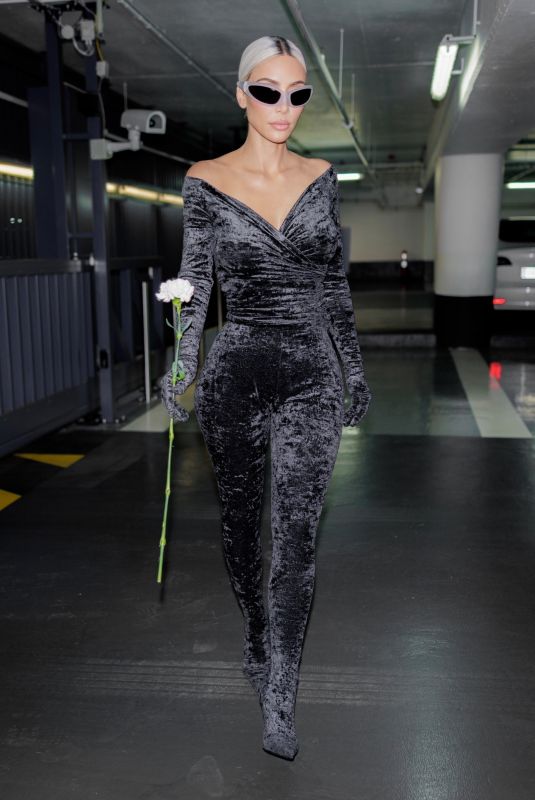 KIM KARDASHIAN Out in Paris for Couture Fashion Week 07/06/2022