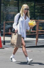 KIMBERLY STEWART Shopping for Goceries and Fresh Flowers in Los Angeles 07/09/2022
