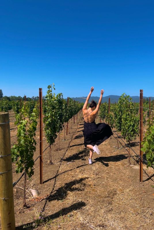 KIRA KOSARIN - Instagram Photos and Videos 07/17/2022