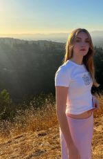 LAUREN ORLANDO - Instagram Photos and Video 07/27/2022