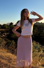 LAUREN ORLANDO - Instagram Photos and Video 07/27/2022
