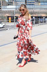 LIZZIE CUNDY Heading to Westfield in London 07/18/2022