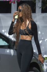 MALIA OBAMA Out for Morning Walk with a Friend in Brentwood 07/24/2022