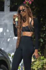 MALIA OBAMA Out for Morning Walk with a Friend in Brentwood 07/24/2022