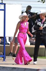 MARGOT ROBBIE and Ryan Gosling on the Set of Barbie on Her 32nd Birthday in Los Angeles 07/02/2022