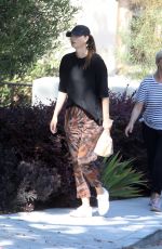 MARIA SHARAPOVA Out in Manhattan Beach 07/18/2022
