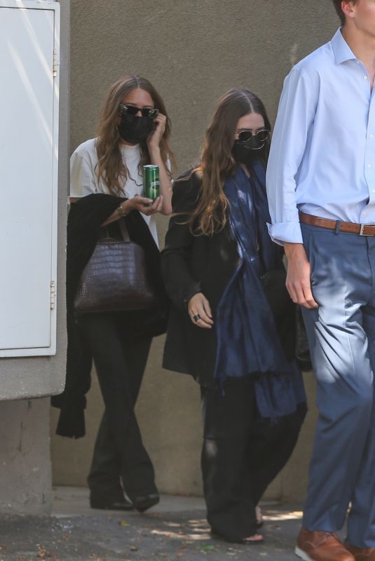 MARY KATE and ASHLEY OLSEN Out Shopping on Melrose Place in West Hollywood 07/12/2022