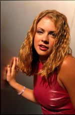 MELISSA JOAN HART - Sabrina, The Teenage Witch, Season 4 Photoshoot, 1999