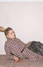 MIA HEALEY for Contents Mode, Summer 2022