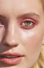 MIA HEALEY for Contents Mode, Summer 2022