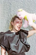 MIA HEALEY for Contents Mode, Summer 2022