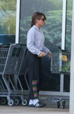 MONIQUE PENDLEBERRY and David Duchovny Shopping at Erewhon Market in Calabasas 07/18/2022