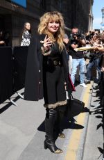 NATASHA LYONNE Arrives at Schiaparelli Haute Couture Fall/Winter 2022/2023 Show at Paris Fashion Week 07/04/2022