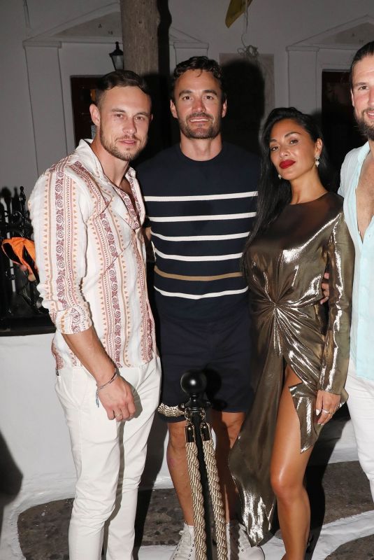 NICOLE SCHERZINGER and Thom Evans Celebrates Nicole