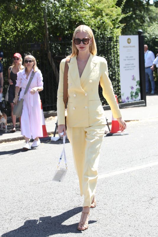 POPPY DELEVINGNE Arrives at Wimbledon Men