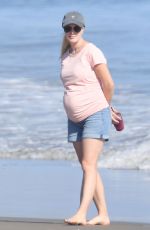 Pregnant HEIDI MONTAG Out at a Beach in Los Angeles 07/15/2022