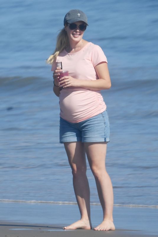 Pregnant HEIDI MONTAG Out at a Beach in Los Angeles 07/15/2022