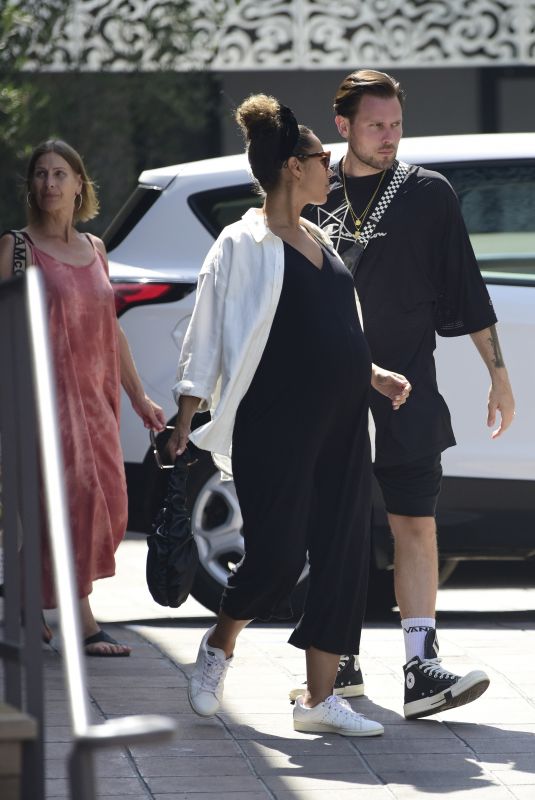 Pregnant LEONA LEWIS and Dennis Jauch on a Lunch Date in Los Angeles 07/21/2022