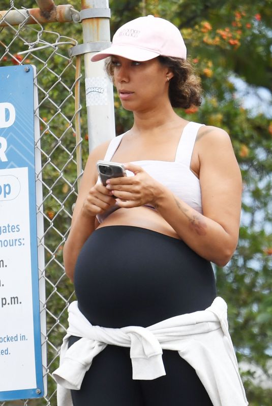 Pregnant LEONA LEWIS Out Hiking at Lake Hollywood Resovoir in Los Angeles 07/06/2022