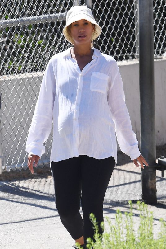 Pregnant LEONA LEWIS Out in Los Angeles 07/19/2022