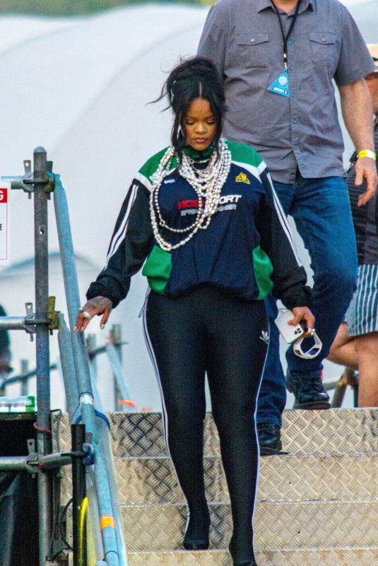RIHANNA Leaves Lollapalooza Festival in Paris 07/17/2022
