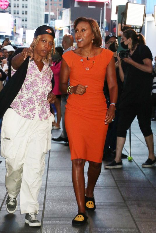 ROBIN ROBERTS on the Set of Good Morning America in New York 07/11/2022