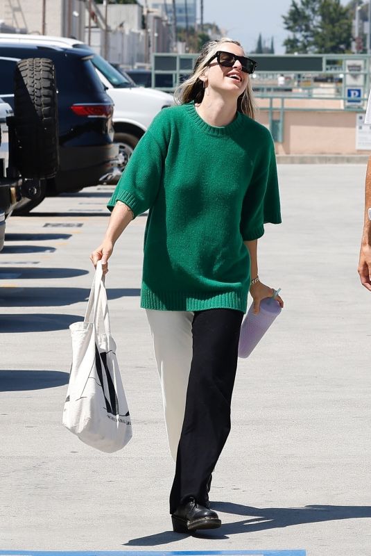 SCOUT WILLIS Arives at Prada Store in Beverly Hills 07/27/2022