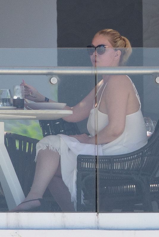 SHANNA MOAKLER on Vacation in Cabo San Lucas 06/29/2022
