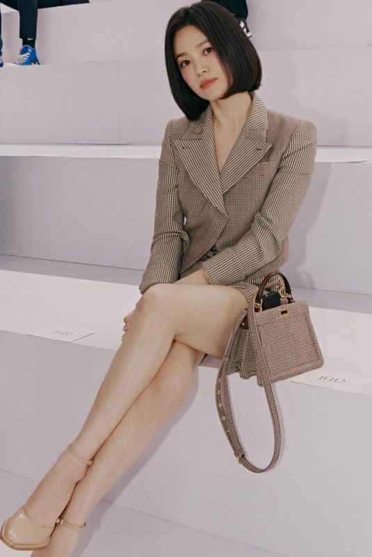 SONG HYE KYO at Fendi Haute Couture 2022/2023 Fashion Show in Paris 07/07/2022