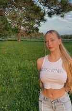 SOPHIA DIAMOND - Instagram Photos 07/21/2022