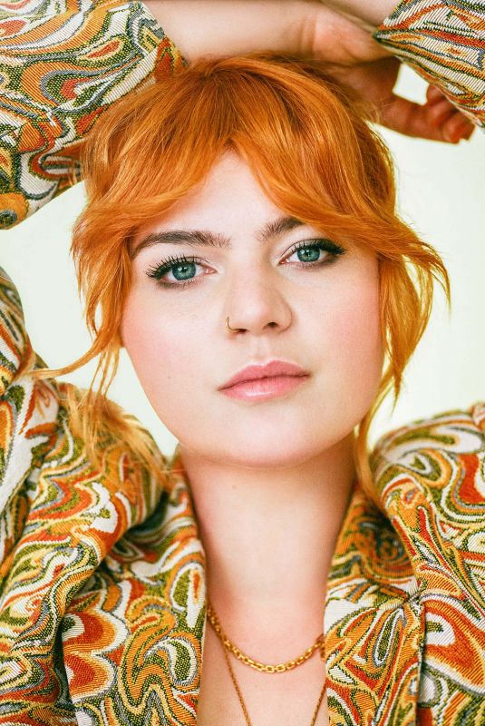 SOPHIE PASSMANN for DB Mobil Juli/August 2022