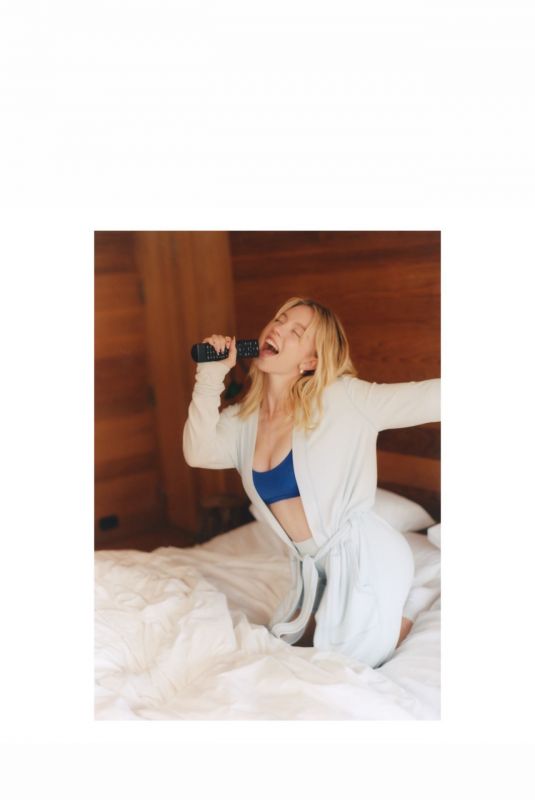 SYDNEY SWEENEY - Instagram Photos and Video 06/30/2022
