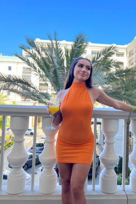 TATI MCQUAY - Instagram Photos 07/07/2022