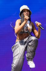 TINASHE Performs at 2022 Lollapalooza in Chicago 07/29/2022