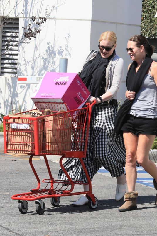 ALICE EVANS and a Friend Shopping at Trader Joe