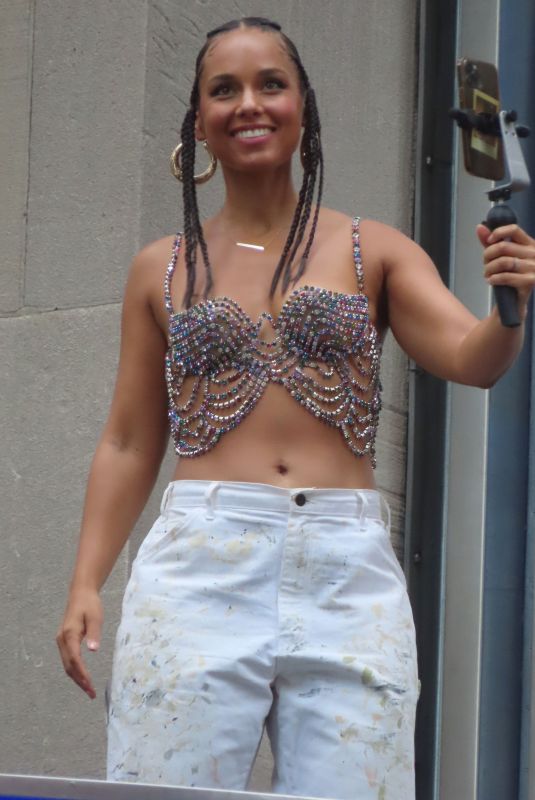 ALICIA KEYS at Radio City Rooftop Photoshoot in New York 08/11/2022