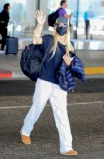 ANNA FARIS Arrives at LAX Airport in Los Angeles 08/28/2022