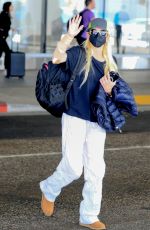 ANNA FARIS Arrives at LAX Airport in Los Angeles 08/28/2022