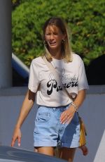 ANNA LEWANDOWSKA Out in Barcelona 08/04/2022