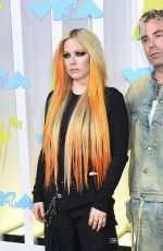 AVRIL LAVIGNE and Mod Sun at 2022 MTV VMA