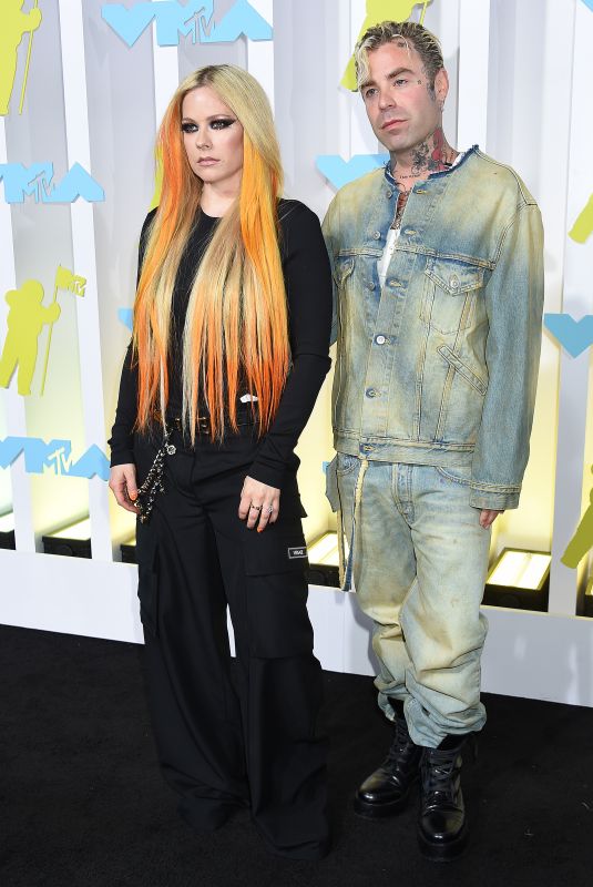 AVRIL LAVIGNE and Mod Sun at 2022 MTV VMA