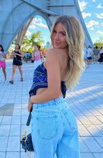 BEATRICE BOUCHARD - Instagram Photos 07/31/2022