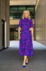 CHARLOTTE HAWKINS Arrives at Good Morning Britain Show in London 08/09/2022