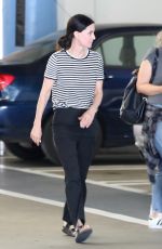COURTENEY COX and Her Assistant Arrives at a Business Office in Beverly Hills 08/08/2022